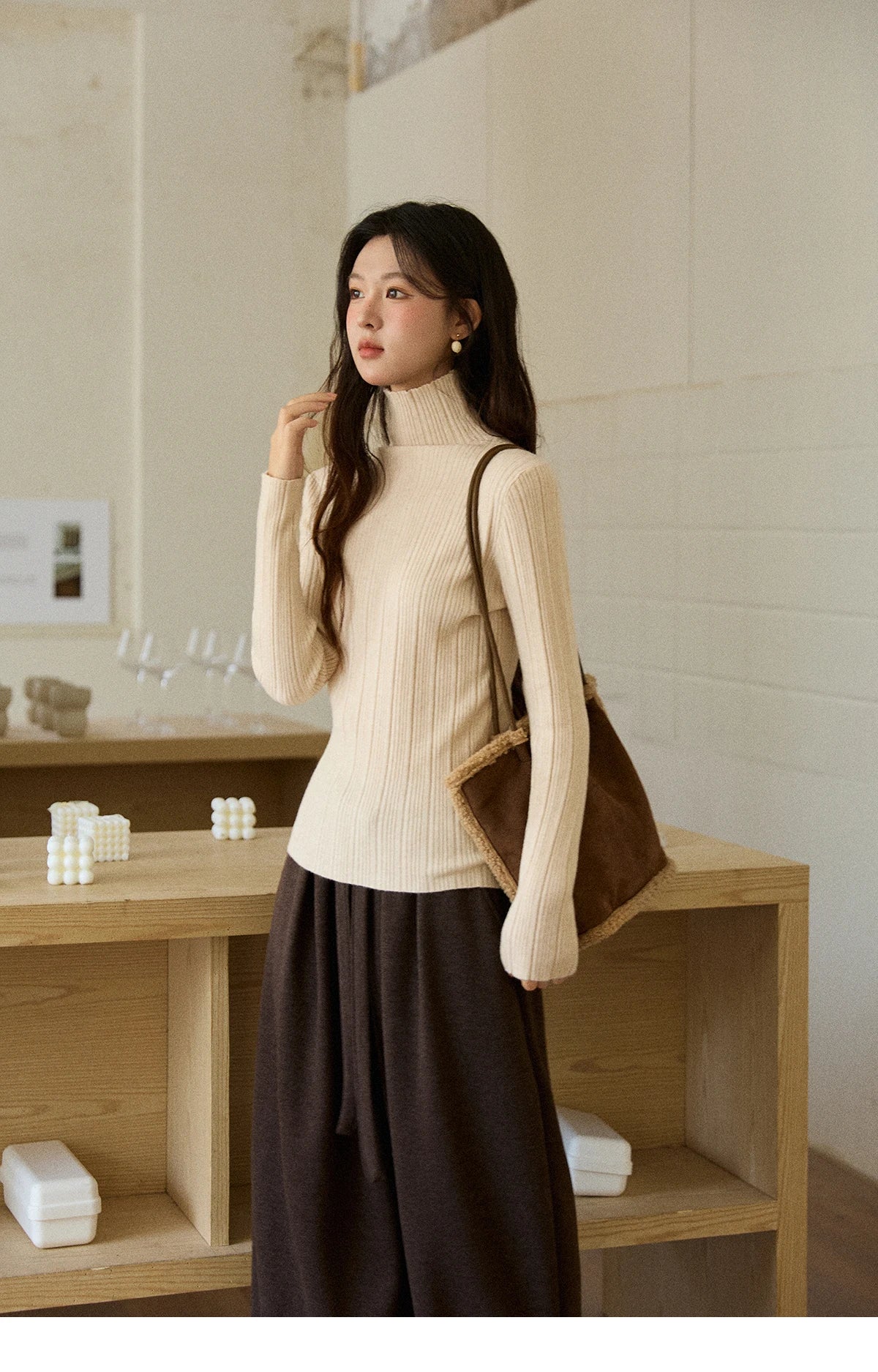 MISHOW Women's Long-sleeved Tops 2025 Winter Simple Solid Turtleneck Sweater Vertical Ribbed Slim Fit Casual Top MXE86Z2656