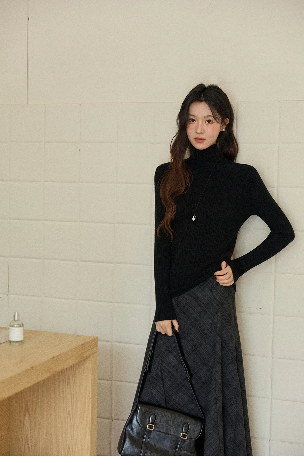 MISHOW Women's Long-sleeved Tops 2025 Winter Simple Solid Turtleneck Sweater Vertical Ribbed Slim Fit Casual Top MXE86Z2656