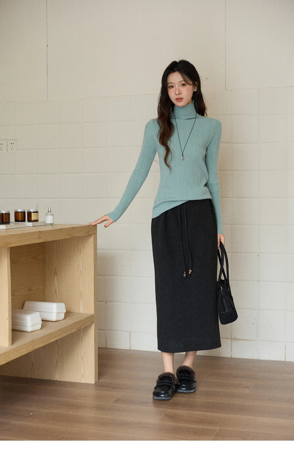 MISHOW Women's Long-sleeved Tops 2025 Winter Simple Solid Turtleneck Sweater Vertical Ribbed Slim Fit Casual Top MXE86Z2656