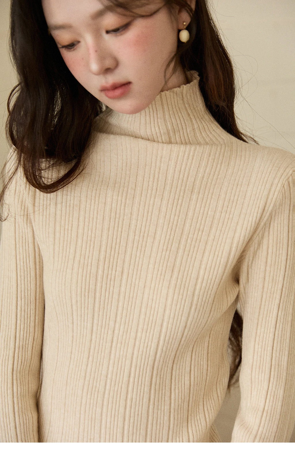 MISHOW Women's Long-sleeved Tops 2025 Winter Simple Solid Turtleneck Sweater Vertical Ribbed Slim Fit Casual Top MXE86Z2656