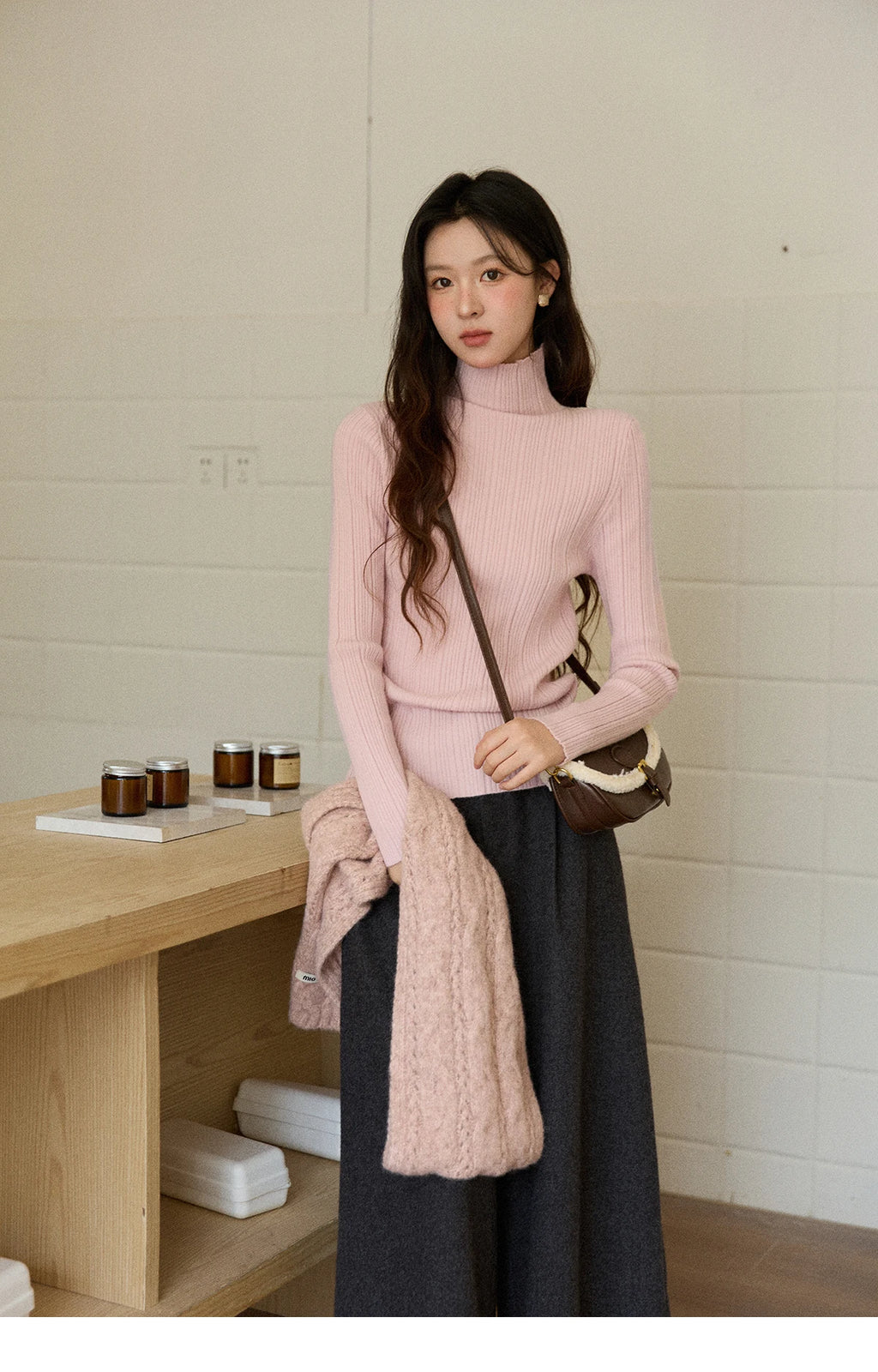 MISHOW Women's Long-sleeved Tops 2025 Winter Simple Solid Turtleneck Sweater Vertical Ribbed Slim Fit Casual Top MXE86Z2656